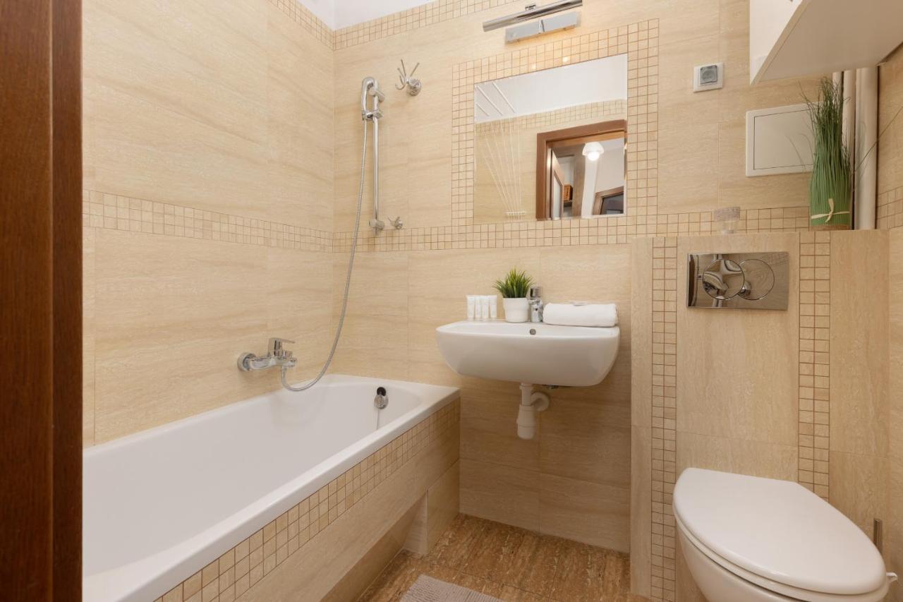 Metro Raclawicka Cozy Studio Apartment By Noclegi Renters Varsovia Exterior foto